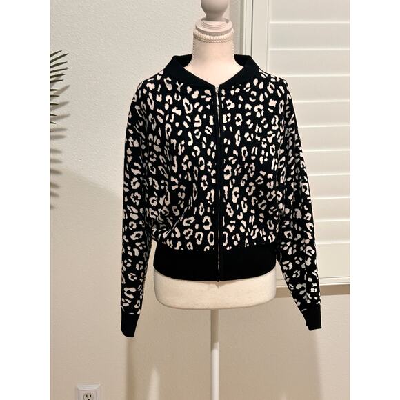 Mark Sweaters - Mark New York Leopard Sweater – Size Small – Batwing Sleeves – Black & White